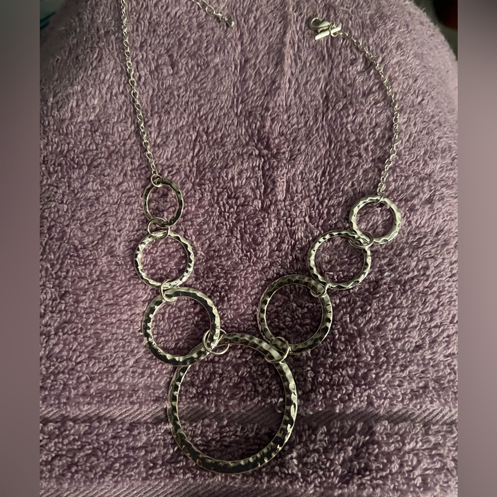 Elegant Silver Circle Necklace 10$